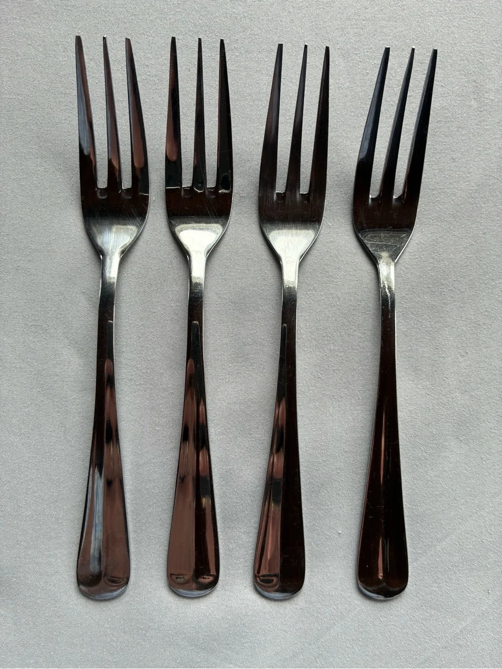 Reed & Barton Crest Salad Forks Set of 4 Stainless Flatware
